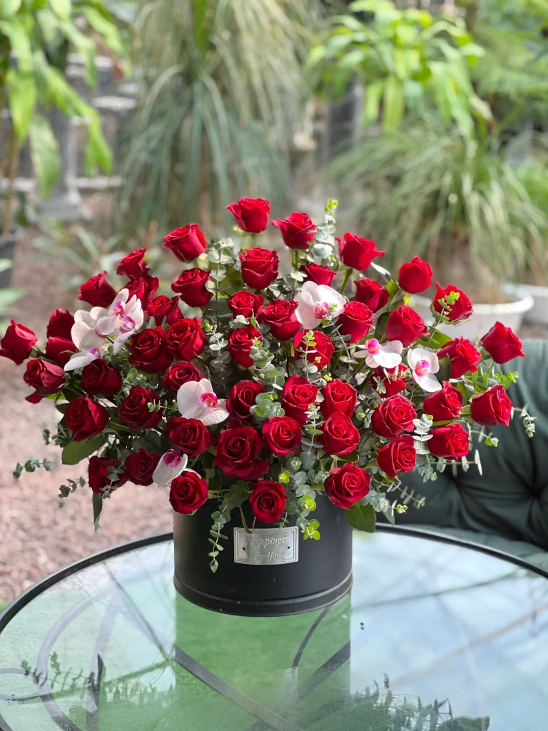 باکس گل رز قرمز لاکچری