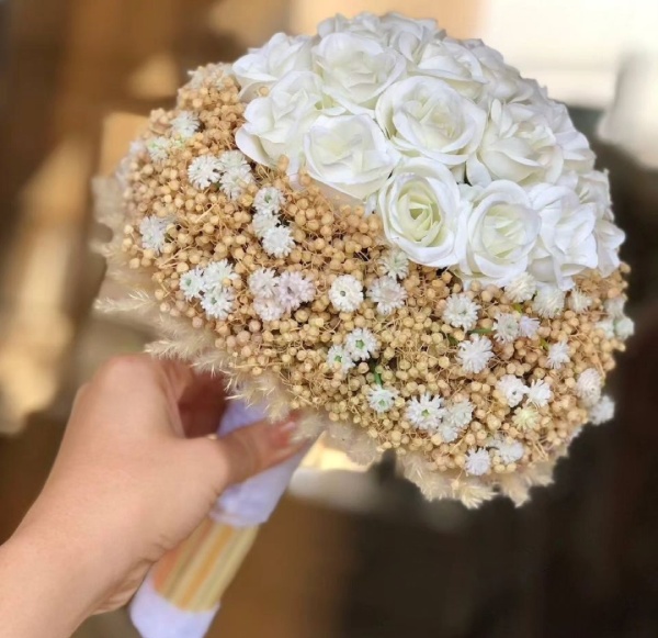 دسته گل عروس دو تیکه متفاوت و حذاب