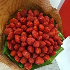 دسته گل توت فرنگی کادوی خاص